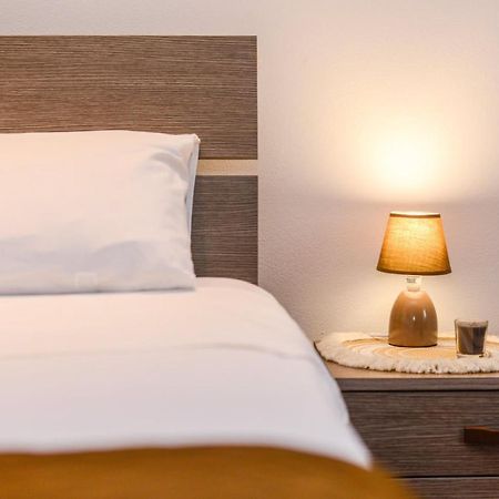 Loft Free Parking Agli Ulivi Moderno E Spazioso 페스키에라델가르다 외부 사진
