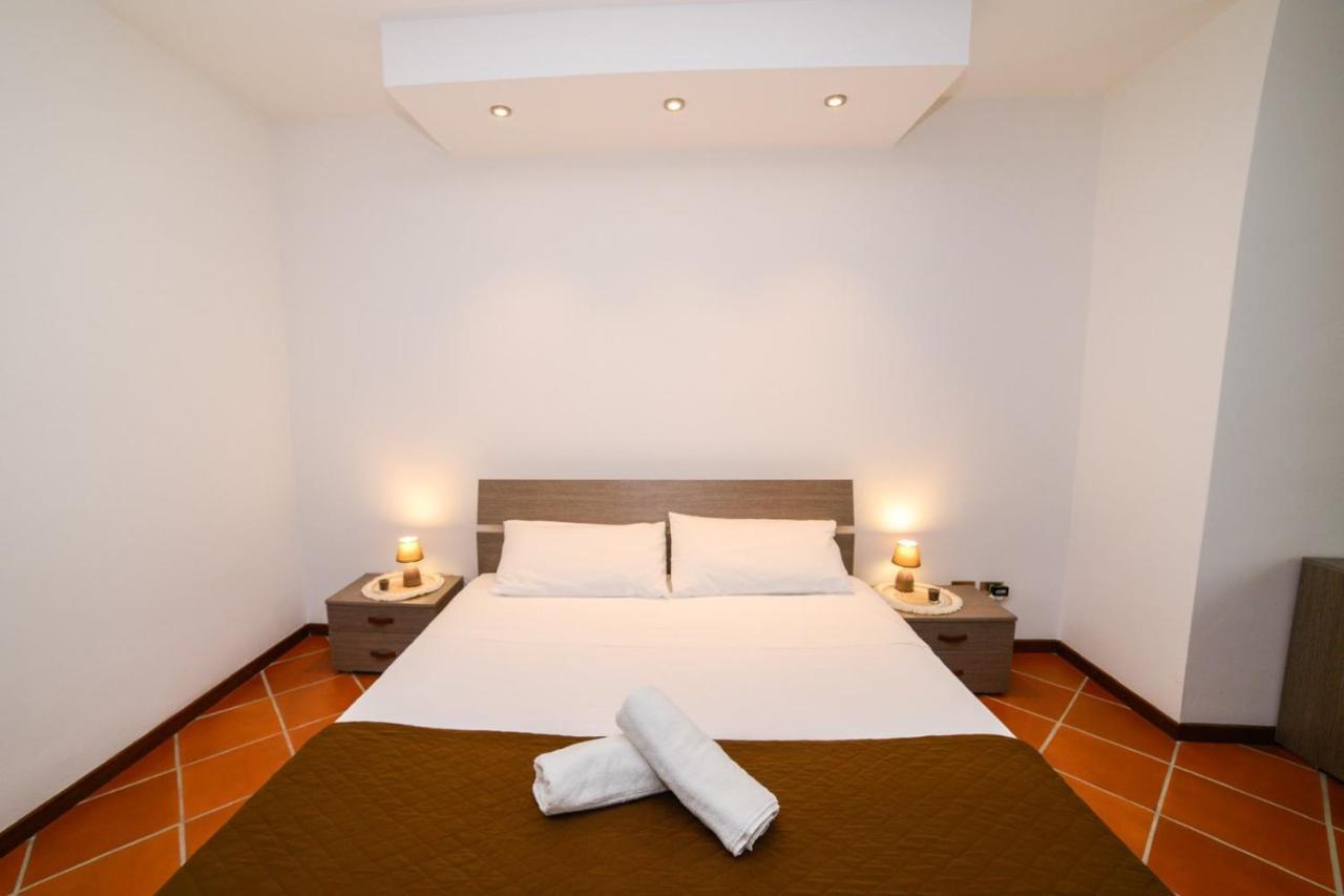 Loft Free Parking Agli Ulivi Moderno E Spazioso 페스키에라델가르다 외부 사진